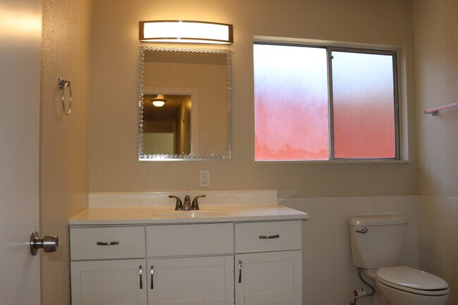 Foto del edificio - 335 Rollingwood Dr