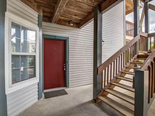 Building Photo - 6905 Victoria Dr