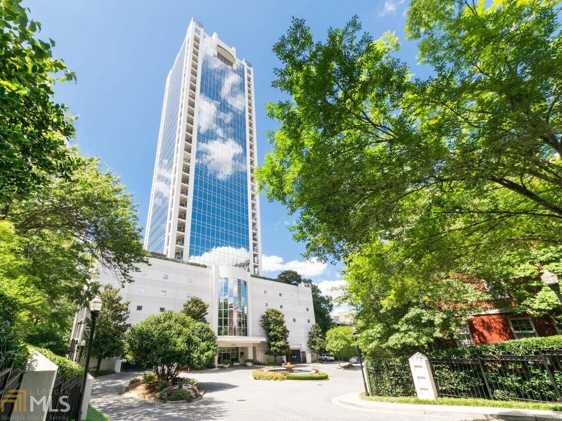 Primary Photo - 2467 Peachtree Rd