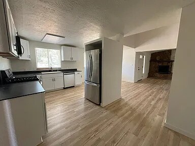 Building Photo - 135 Kachina Dr