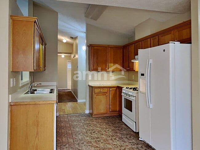 Foto del edificio - 3417 Summit Glen Dr