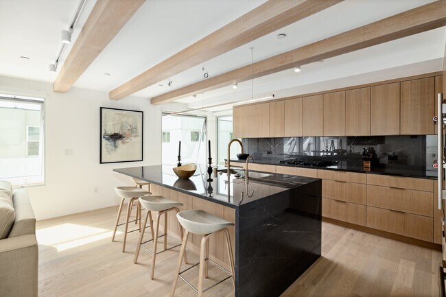 Building Photo - 4310 Ocean Dr