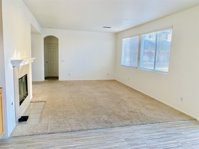 Building Photo - 2590 W Summerset Dr