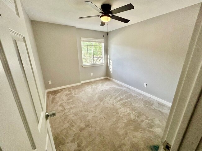 Building Photo - 801 Chiselpoint Cove