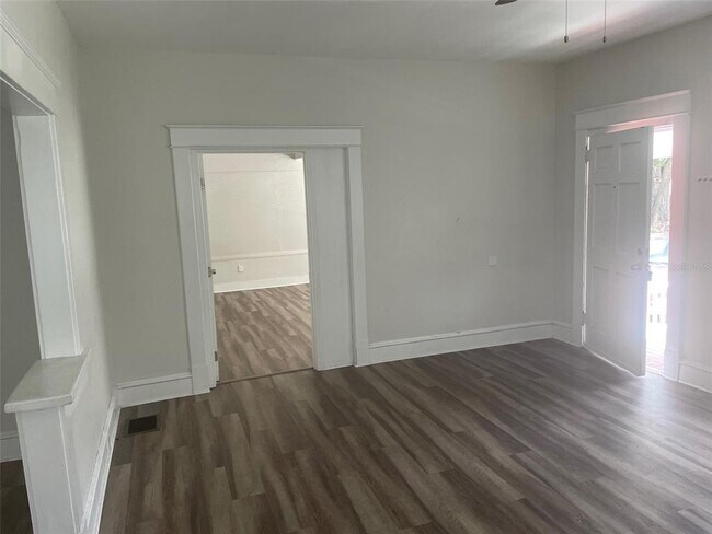 Foto del edificio - 502 NW 1st Ave