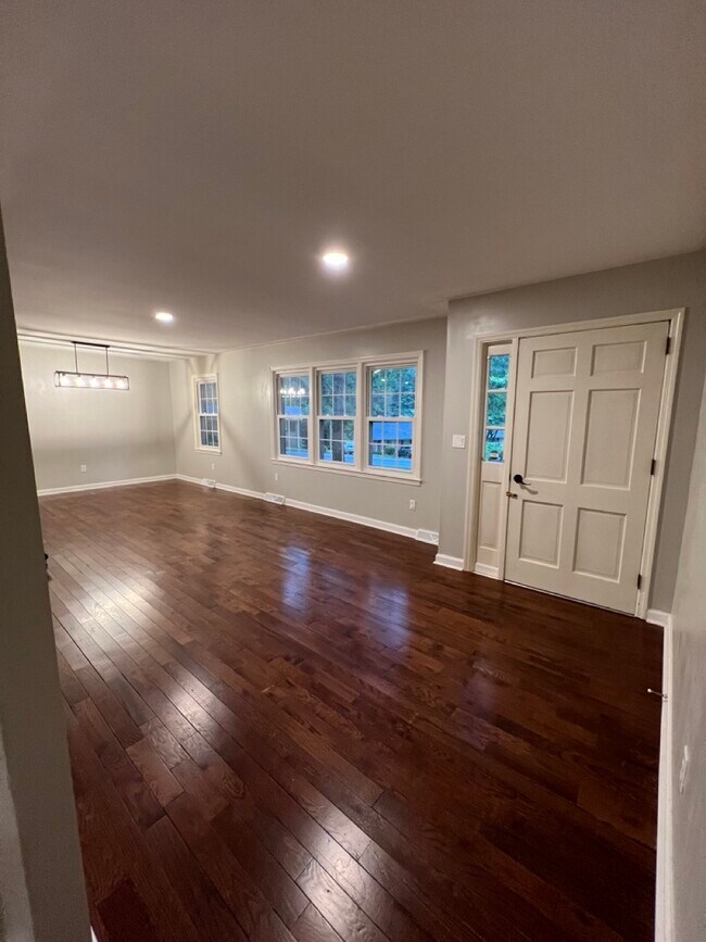 Foto del edificio - 112 Great Glen Rd