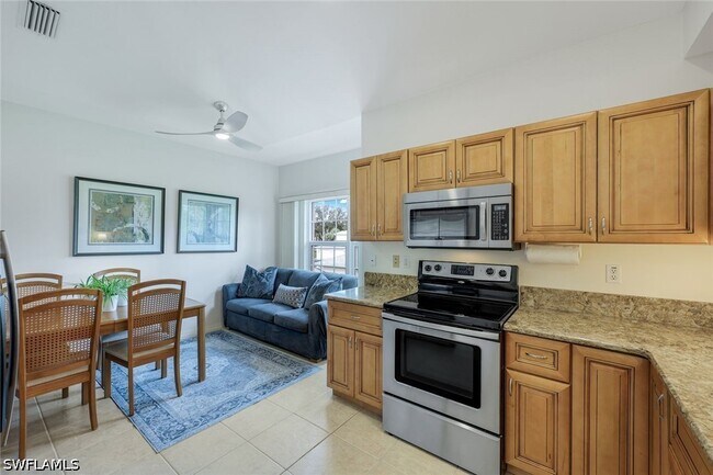 Foto del edificio - 437 Wiggins Lake Ct