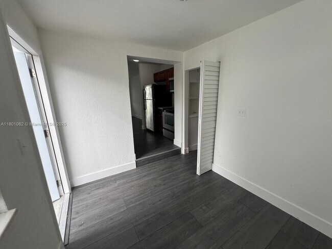 Foto del edificio - 3251 SW 56th Ave