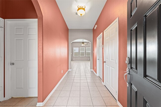 Foto del edificio - 1706 Zeppelin Cir