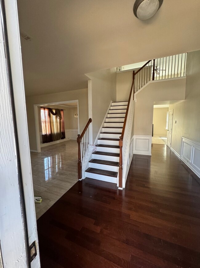Building Photo - 77 Stallion Way