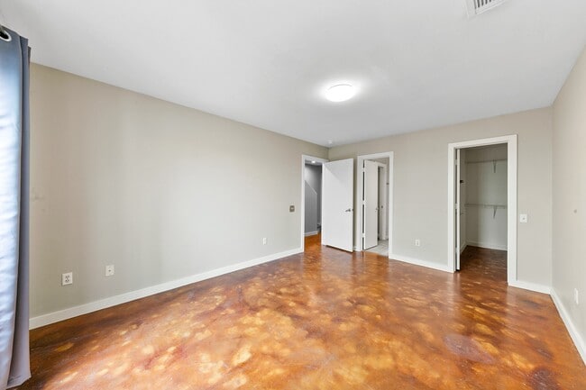 Building Photo - 2614 Chenevert St