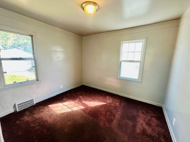 Foto del edificio - 2 Bedroom 1 Bath House For Lease Section 8...