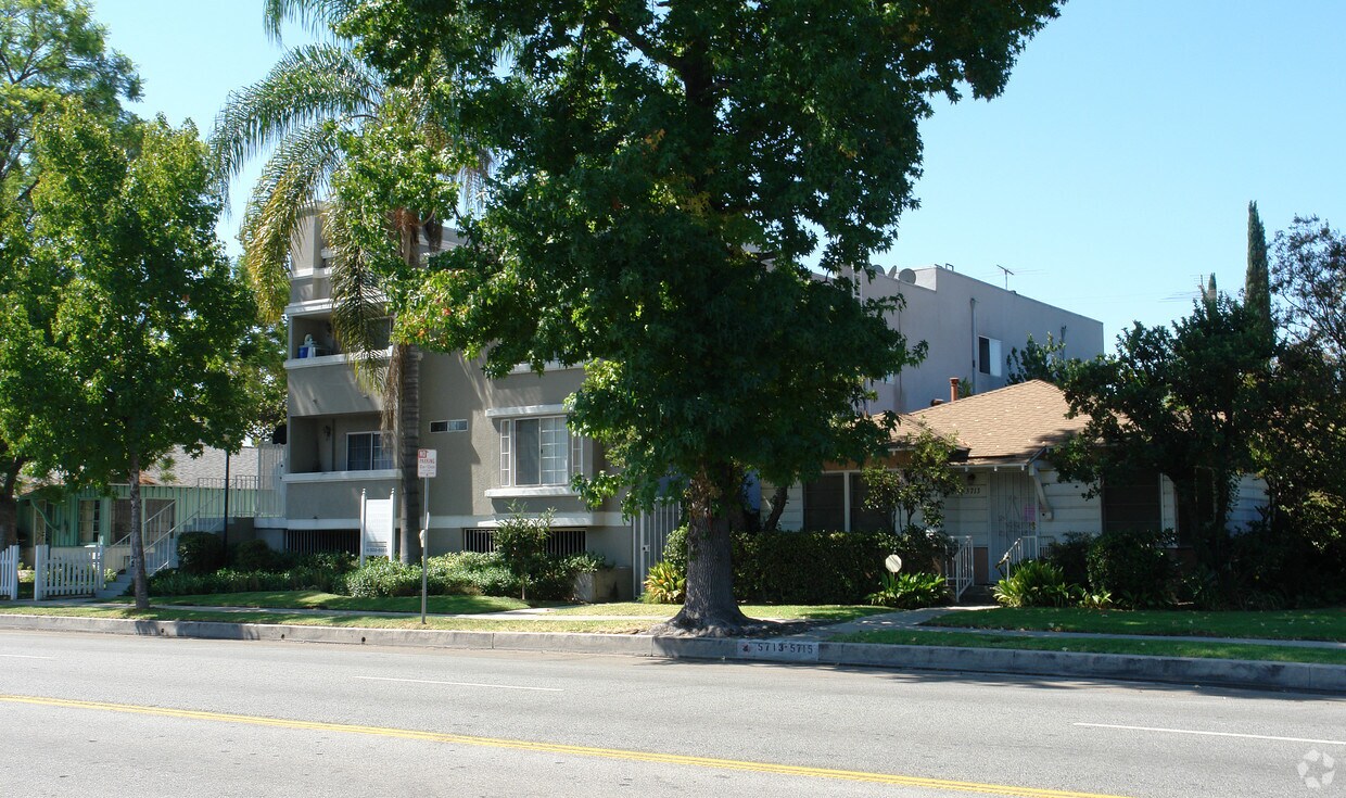 Foto del edificio - 5709 Kester Ave