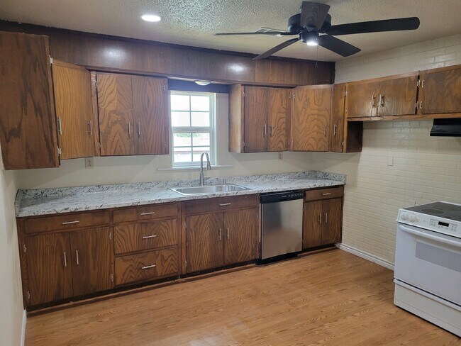 Foto del edificio - 307 S Berry St