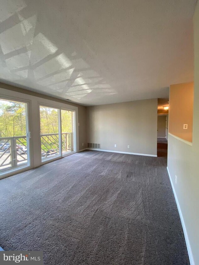 9 Teaberry Ct, Evesham, NJ 08053 Room for Rent in Evesham, NJ