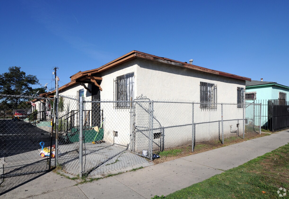 Primary Photo - 9625 S Hoover St