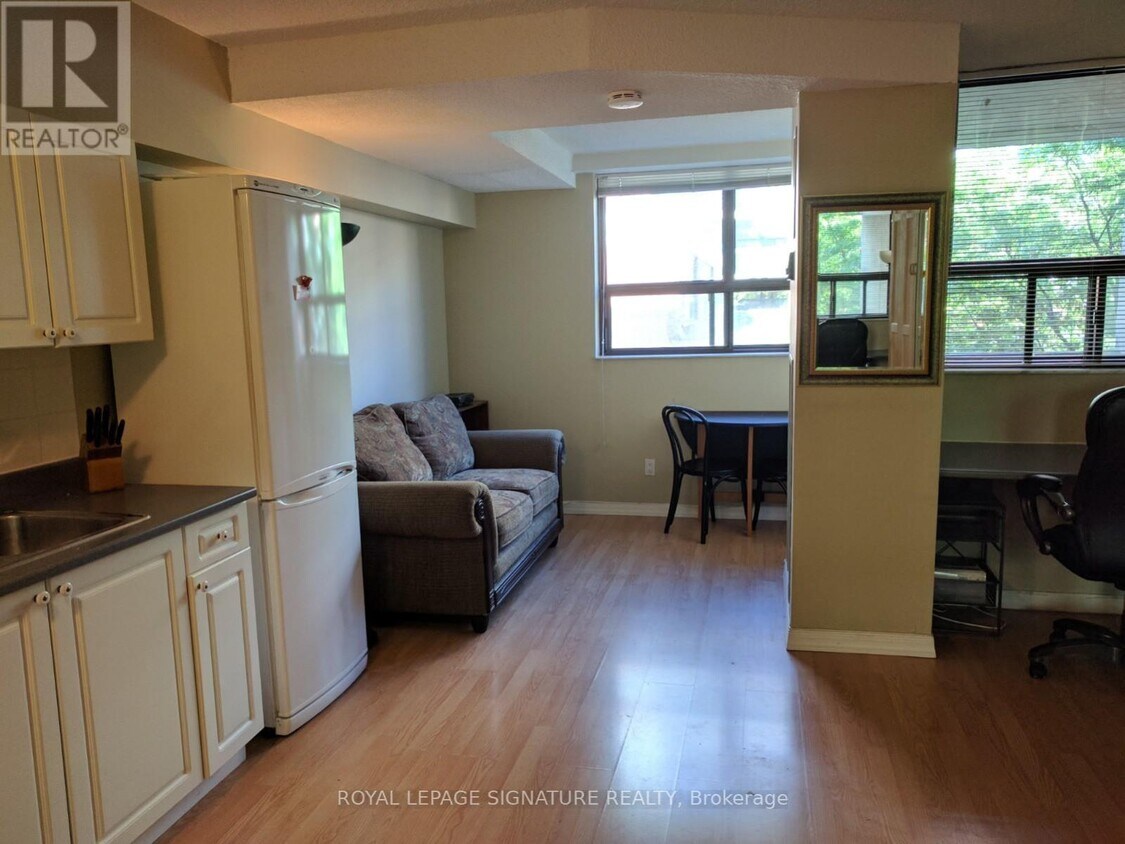 Photo principale - 53-UP-253 McCaul St