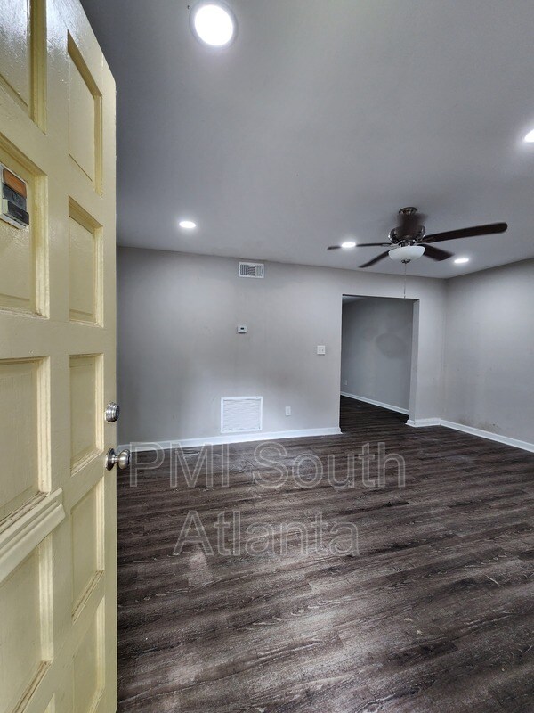 Building Photo - 141 Peyton Pl SW