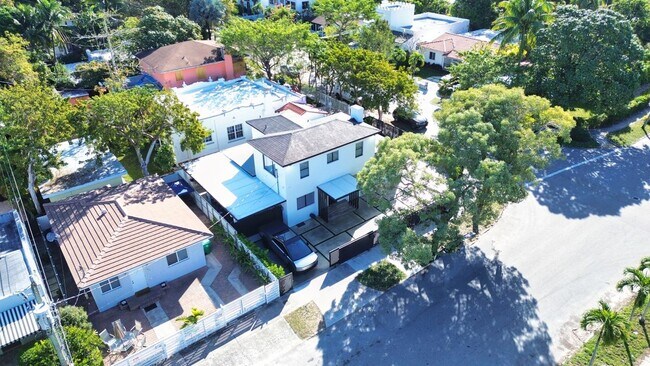Foto del edificio - 927 SW 18th Ave
