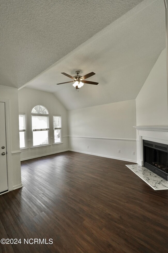 Building Photo - 800 Pittsboro St
