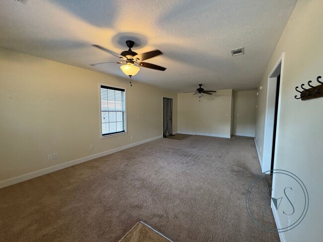 Building Photo - 721 Lee Rd