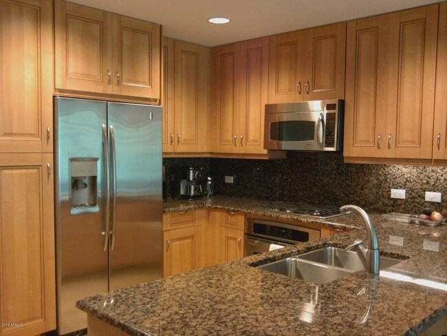 Building Photo - 7137 E Rancho Vista Dr