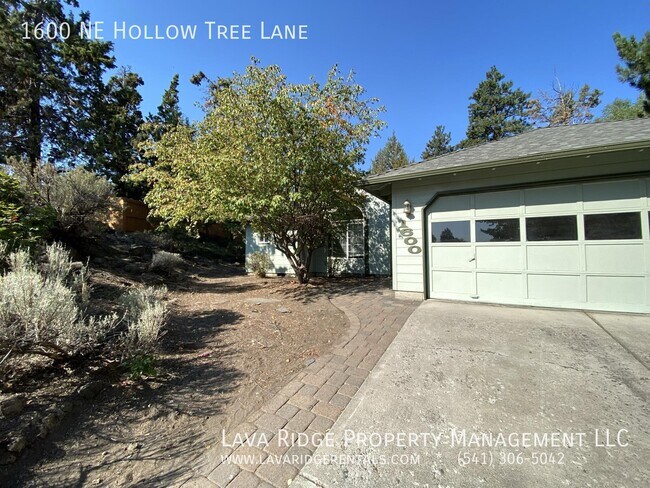 Foto del edificio - 1600 NE Hollowtree Ln