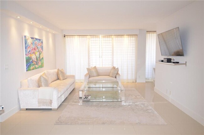 Foto del edificio - 19355 Turnberry Way