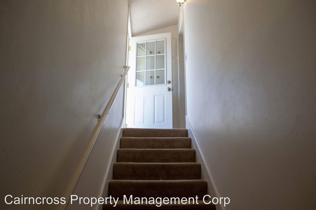 Building Photo - 5 br, 3 bath House - 1422 Yost Dr.
