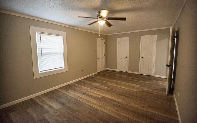 Building Photo - Move in ready!