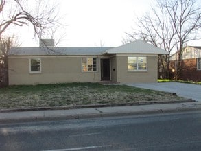 Building Photo - 3135 N Dixie Blvd