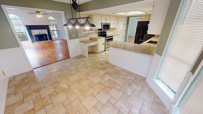 Building Photo - 7535 S Trenton Pl