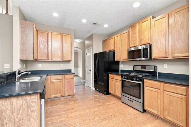 Building Photo - 75 Greenland Dr
