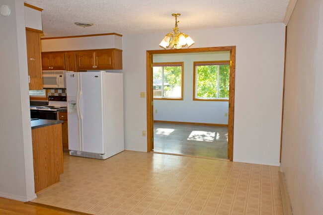 Dining Room - 1734 Santee Trl