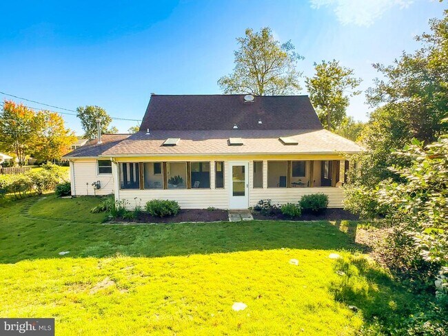 Foto del edificio - 3418 Medina Ln