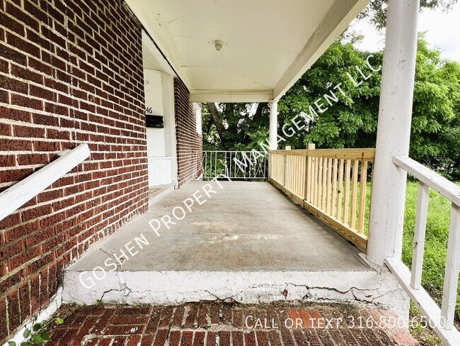 Foto del edificio - STUNNING Large 3 Bedroom Home - Lease with...
