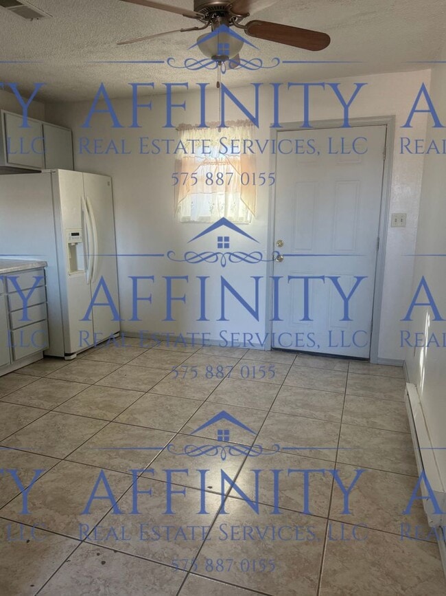 Building Photo - 2 Bedroom Home