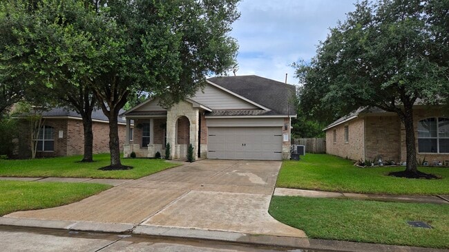 Building Photo - 15335 Riford Dr