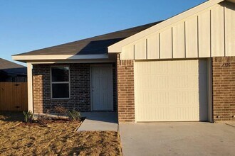 Building Photo - 2316 Alterman Dr