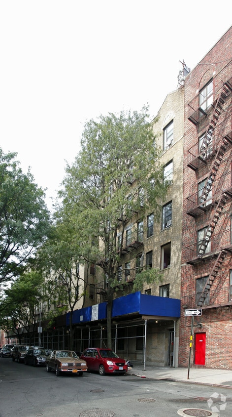 Primary Photo - 1083 Longfellow Ave