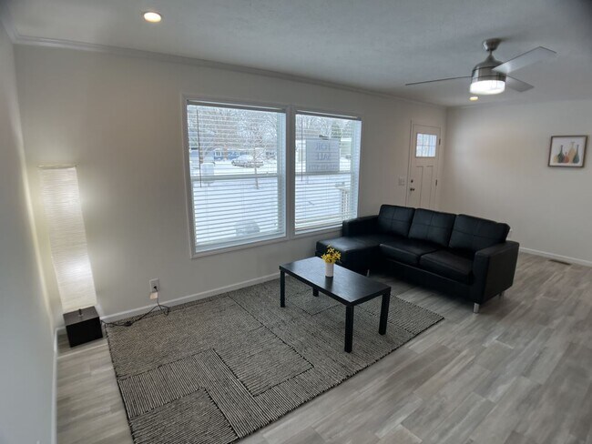 Foto del edificio - 7155 126th St W