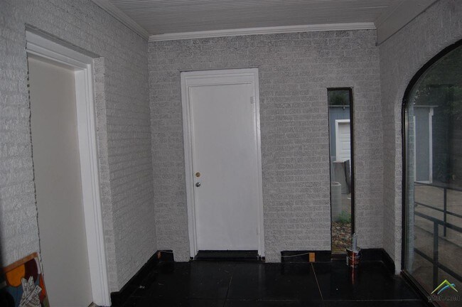 Foto del edificio - 815 S College Ave