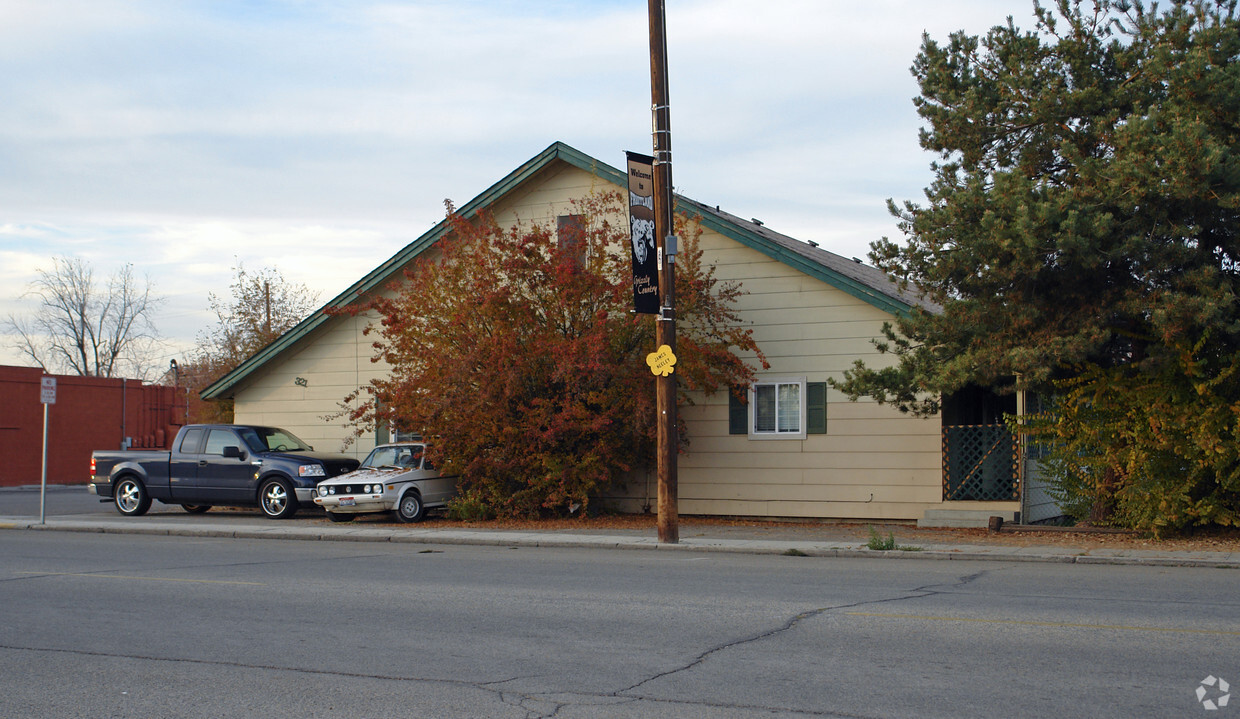 Building Photo - 321 SW 3rd St
