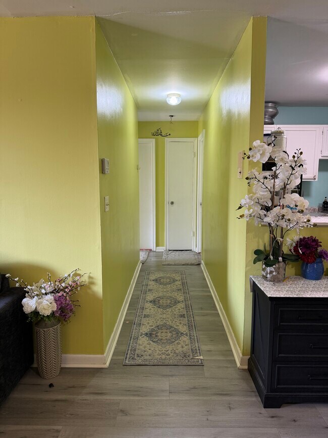 Foto del edificio - 2223 Cromwell Hills Dr