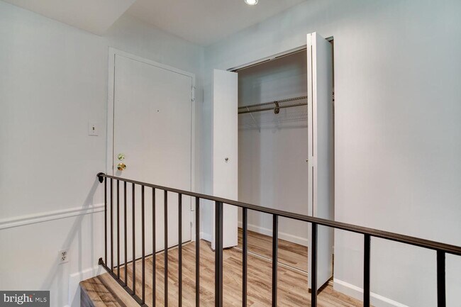 Foto del edificio - 15607 Dorset Rd