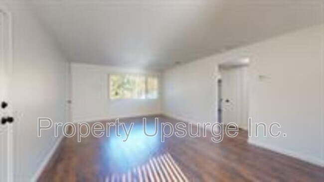 Building Photo - 715 Mary St