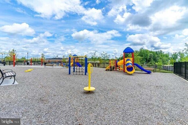 Foto del edificio - 9703 Tealbriar Dr