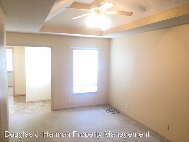 Building Photo - 8105 N Elmwood Ave