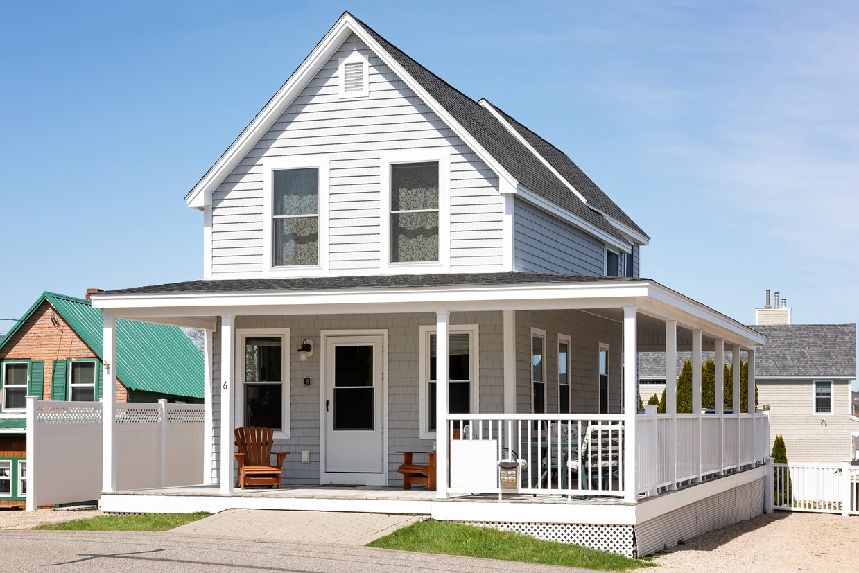 Beautiful 4 Bedroom Home - 6 Kendall Rd
