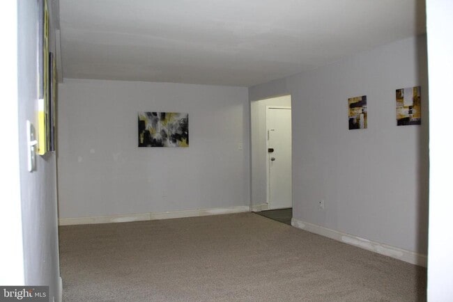 Building Photo - 3360 Woodburn Rd